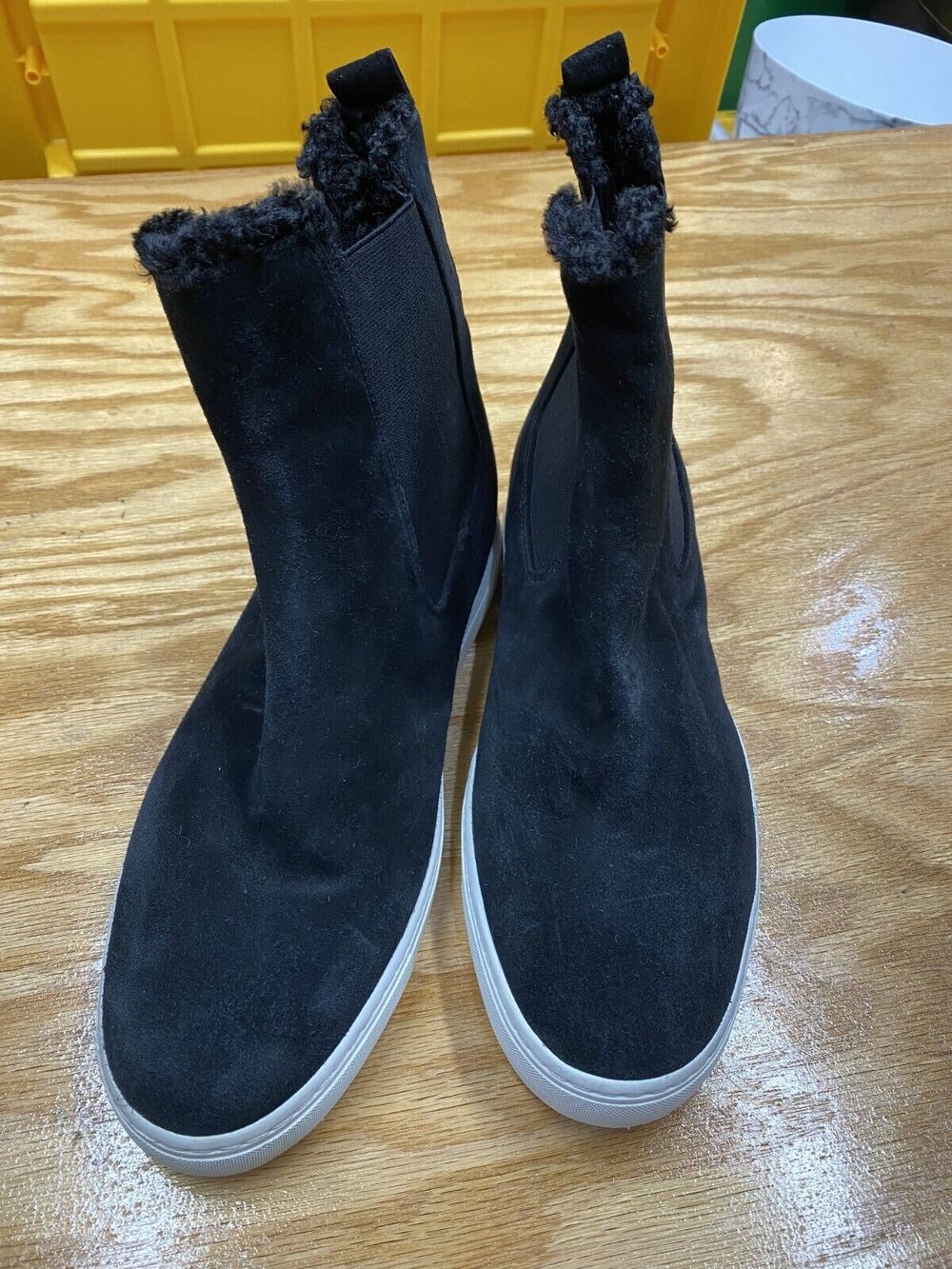 Vince Norman 2 Chelsea Ankle Boots Women's 8 M Black Suede Slip-On Fur Trim S62